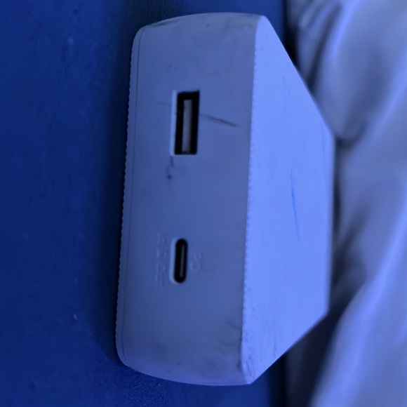 Portable Charging block. - Picture 2 of 3